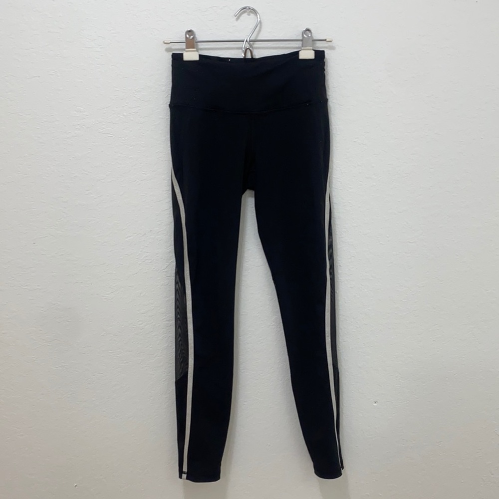 Victoria’s Secret sports workout leggings in black